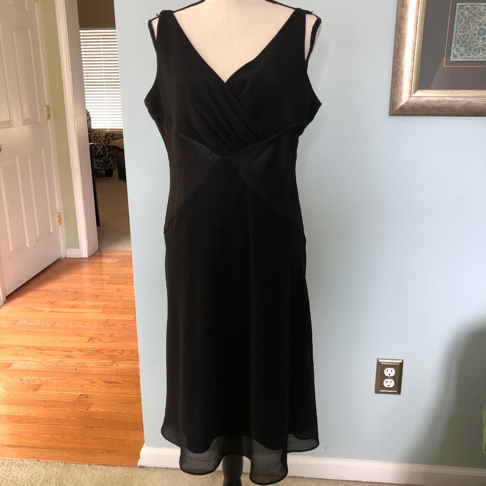 Figure Flattering Lbd - image 1